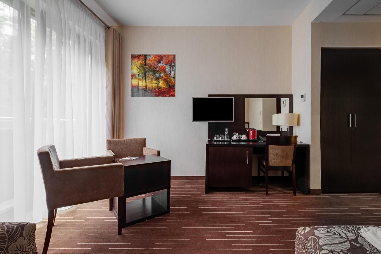 Cedzyna Hotel Uroczysko מראה חיצוני תמונה